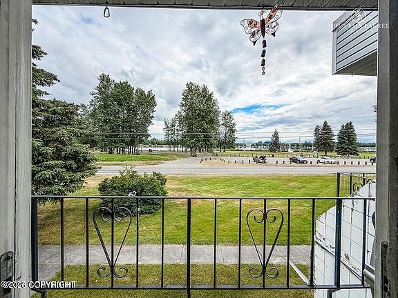 2nd image of 3333 Lakeshore Dr Unit 5