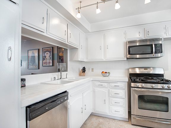 4th image of 12731 Matteson Ave APT 6