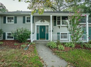 32 Arapaho Dr, Thornton, IL