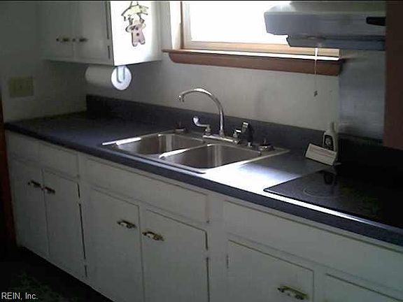 4th image of 119 Laurel Ct