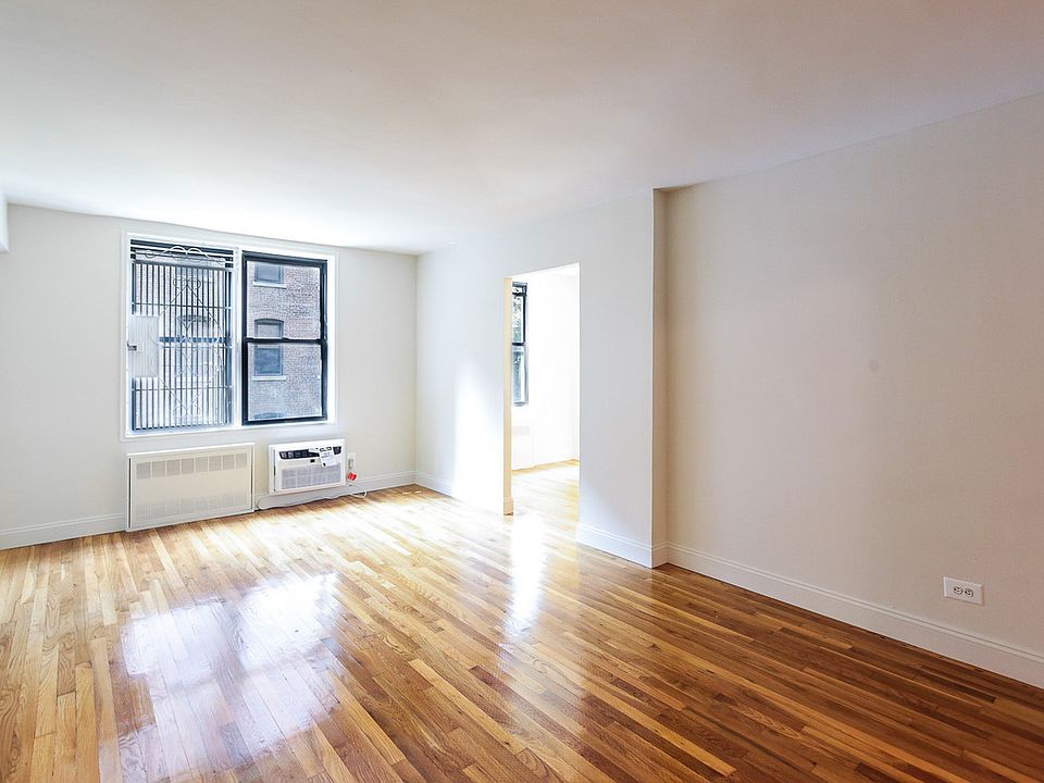 1st image of 320 W 56th St APT 3J