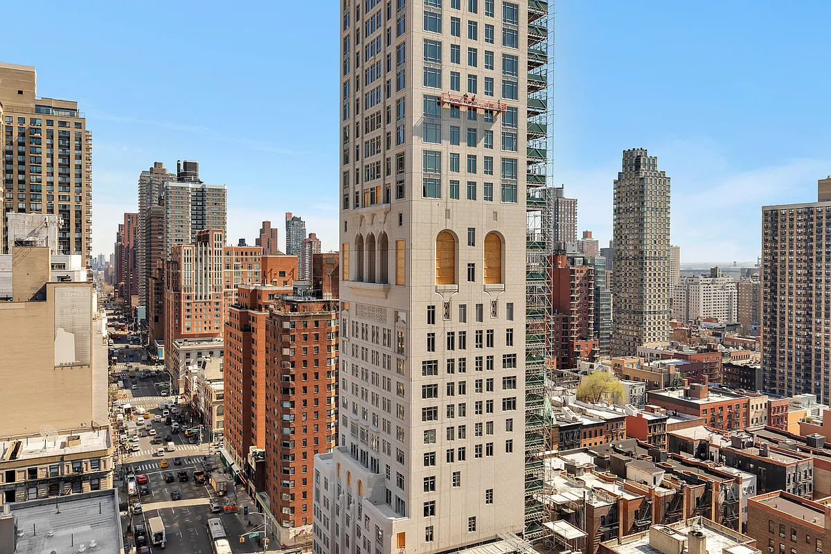 トップス Apartment three Tops – Apartment Three