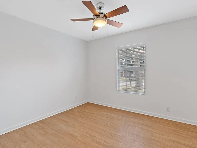 7704 Delafield Ln — Photo 12
