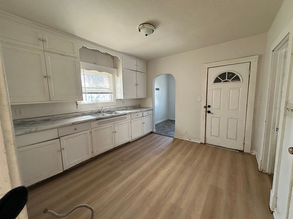 2nd image of 4343B N 13th St