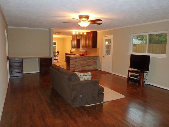 3rd image of 12706 Park Forest Dr