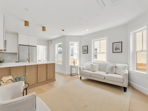 3915 Washington St #1, Roslindale, MA 02131