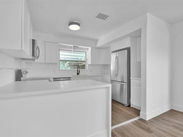 2403 Coolidge St, Hollywood, FL 33020
