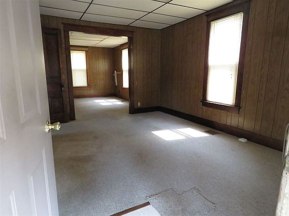 3rd image of 428 N Krueger St