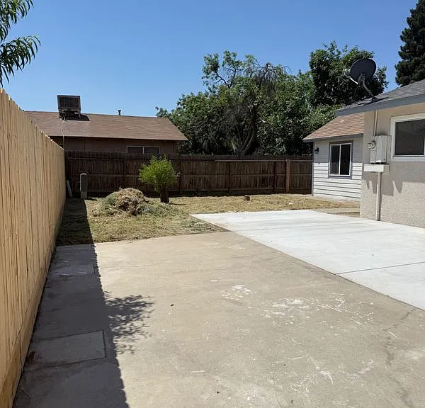 1459 E Kern Ave — Photo 18