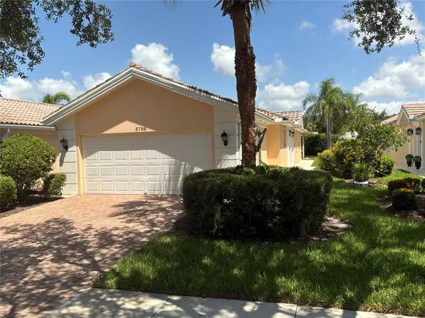 5796 Ivrea Dr, Sarasota, FL 34238