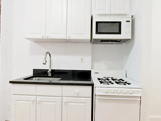 Rented by Urban Real Estate Inc | media 9