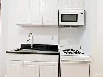 Rented by Urban Real Estate Inc