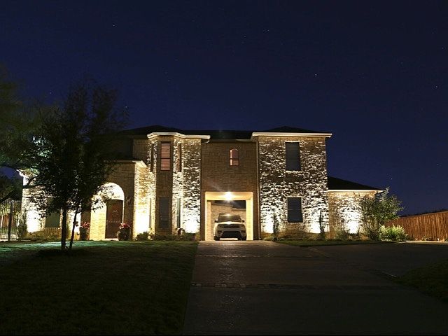 1st image of 2422 Diamond Point Dr