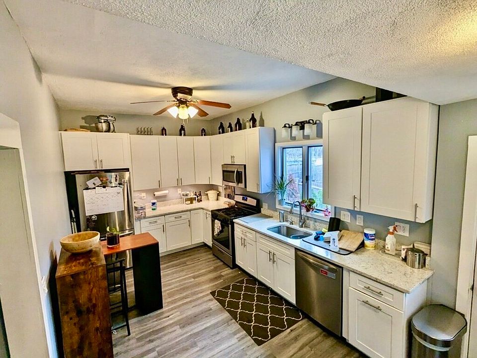 2nd image of 22 Orchard St #2
