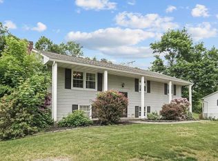 16 Split Tree Dr, Wappingers Falls, NY 12590