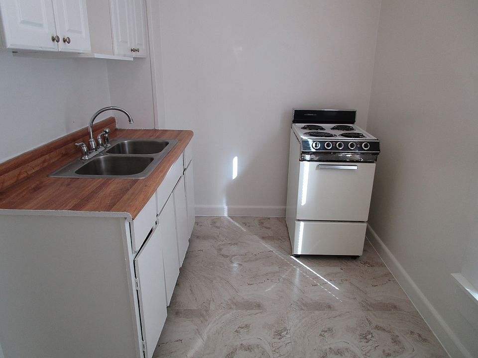 1st image of 11 Amherst St #4
