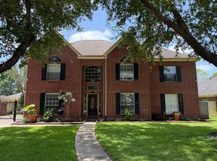 9622 New Kent Dr, Sugar Land, TX 77498