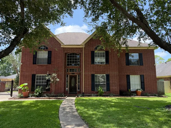 9622 New Kent Dr, Sugar Land, TX 77498