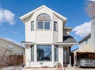 126 S Erin Rd SE, Calgary, AB T2B 3H4