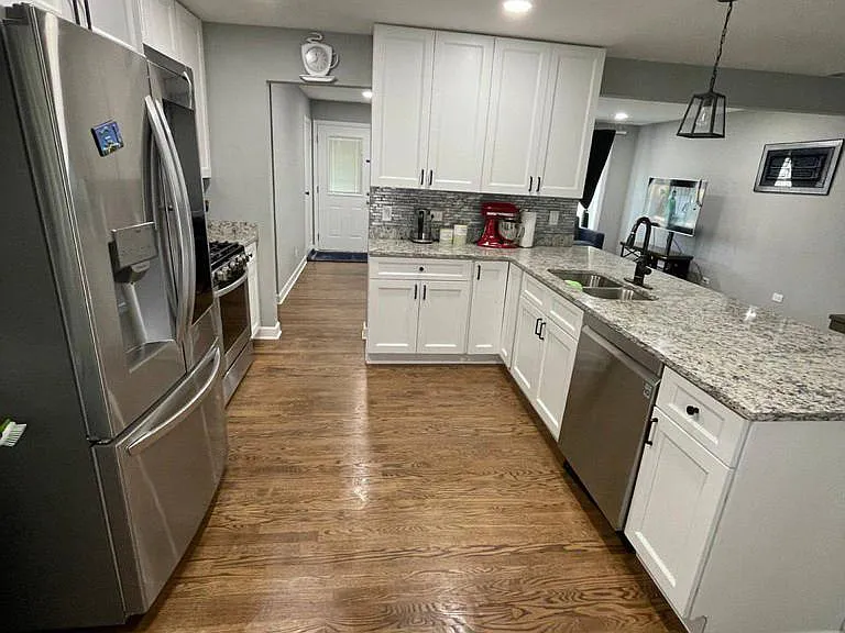 1409 S Busse Rd — Photo 3