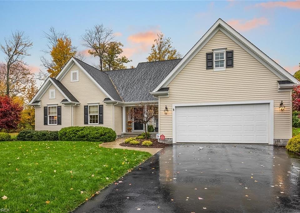 1st image of 140 Kingston Ct