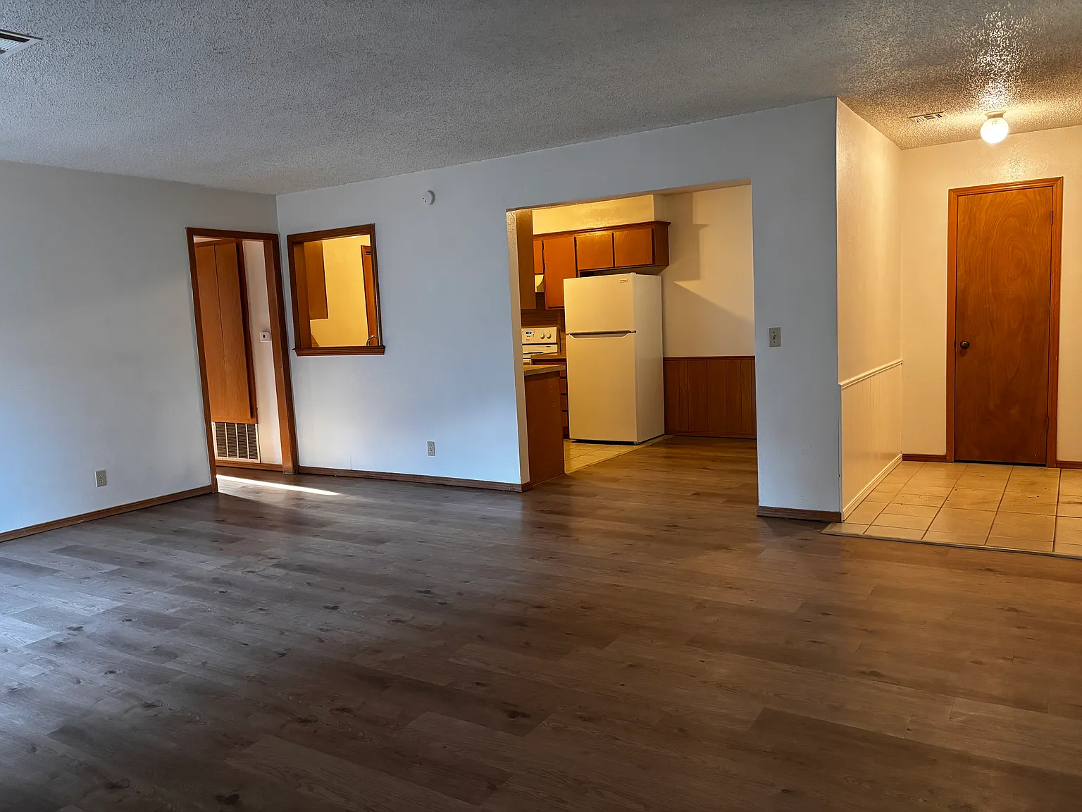 2 bed, 1065 sqft, $1,345 — Photo 3