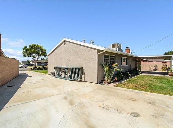 3rd image of 6391 Amy Ave