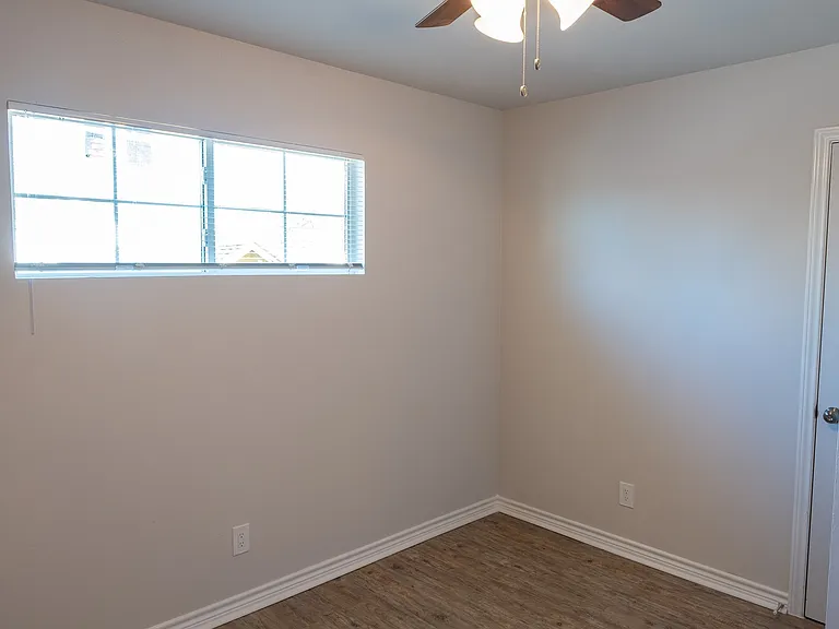 Carrolton Apartments — Photo 23