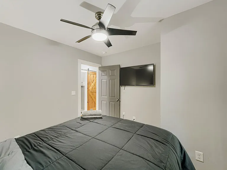 1089 McDaniel St SW — Photo 13