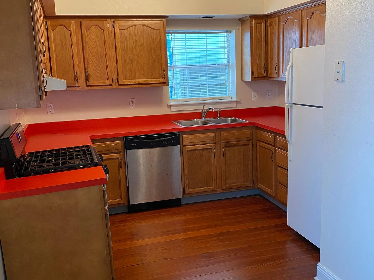 2 bed, 1500 sqft, $1,500 — Photo 4