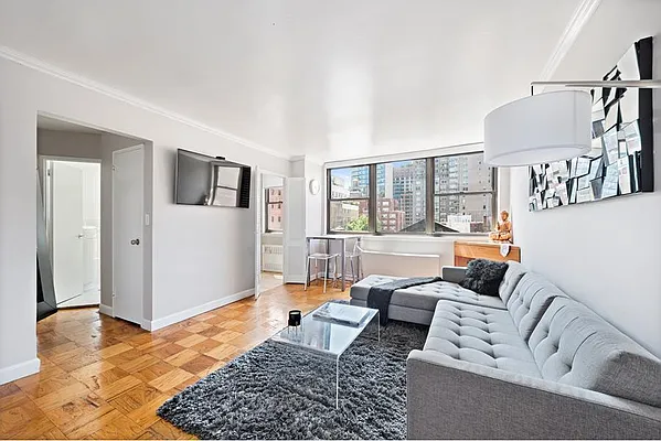 Sold by R New York | media 1