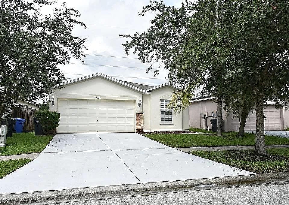 1st image of 7934 CARRIAGE POINTE DRIVE