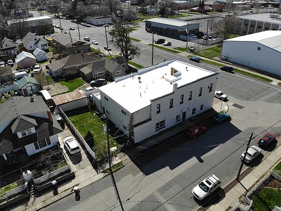 3rd image of 2228 N Astor St