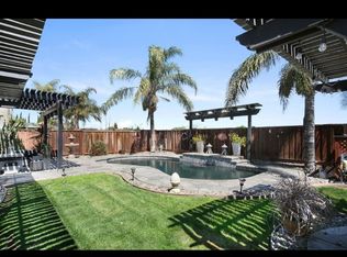 1020 Saffron Dr, Tracy, CA 95377