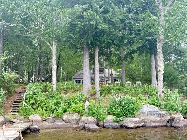 107 Lakeside Ln, Lake Pleasant, NY 12108