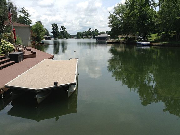 3rd image of 128 Lee Road 343
