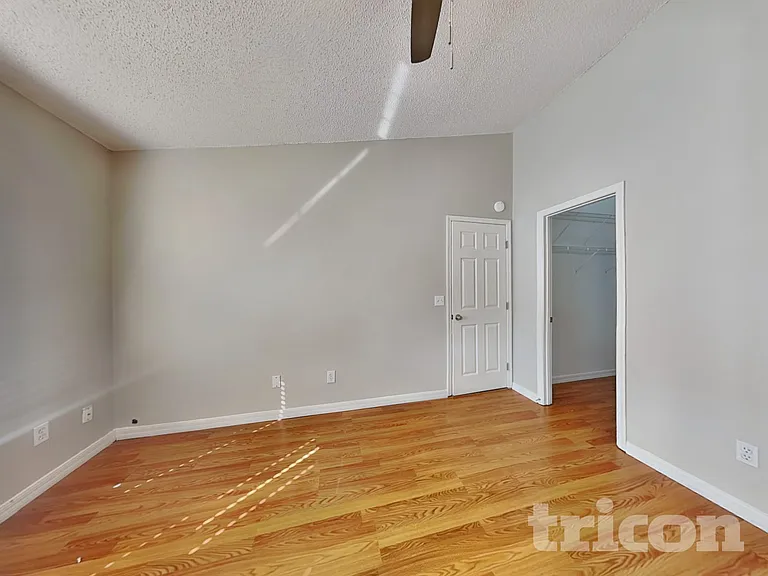 17128 Woodcrest Way — Photo 6