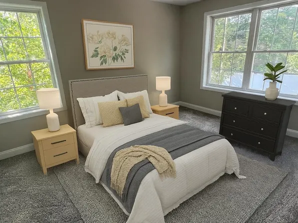 39 Clancy Dr, Dover, NH 03820