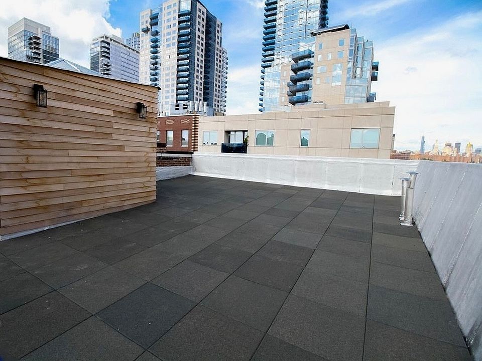 2nd image of 121 Kent Ave #2RR