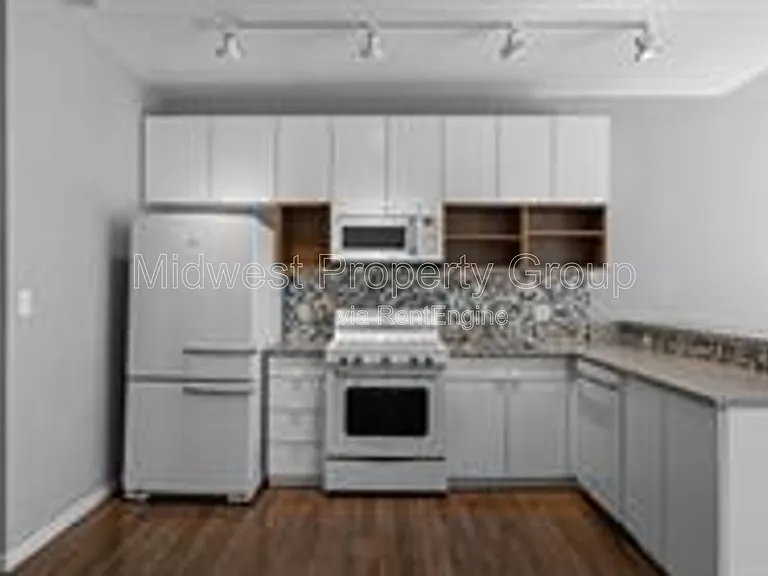 4100 Lindell Blvd #201 — Photo 6