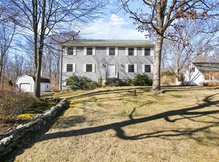 16 Westview Trl, New Fairfield, CT 06812