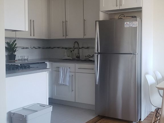 3rd image of 64 Park Ave #D01