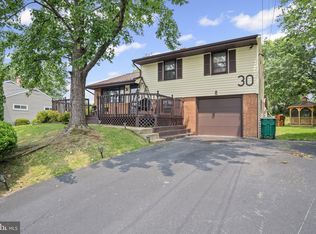 30 Judy Ln, Harrisburg, PA 17112