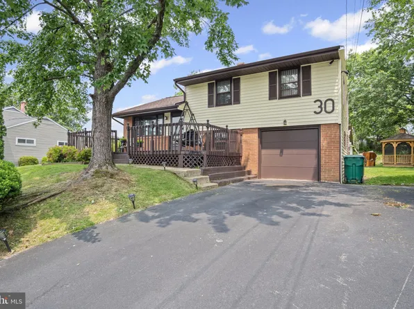 30 Judy Ln, Harrisburg, PA 17112
