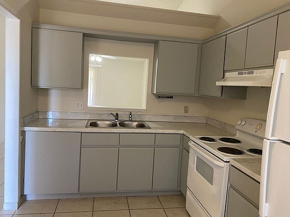 3rd image of 5846 Willow Leaf Ct