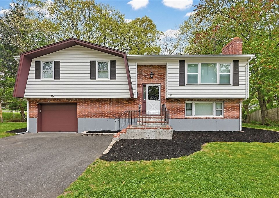 1st image of 37 Roberta Ave