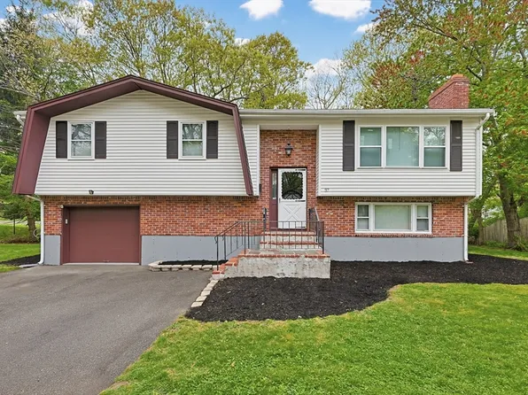 37 Roberta Ave, Brockton, MA 02301