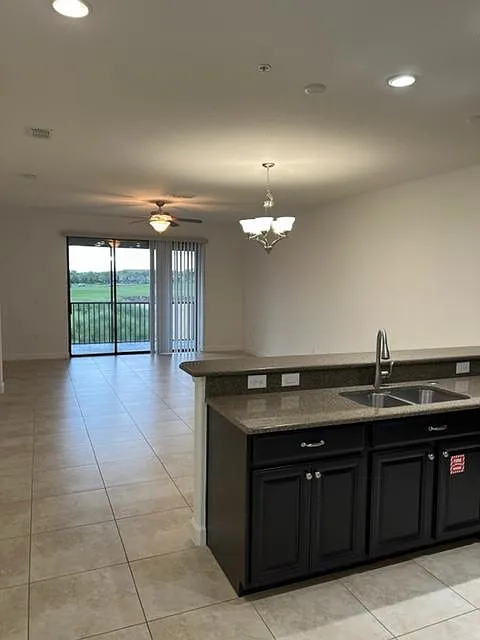 3 bed, 1854 sqft, $2,700 — Photo 2
