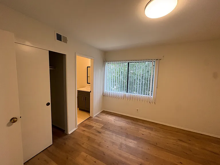 1050 Raymond Ave #210 — Photo 6