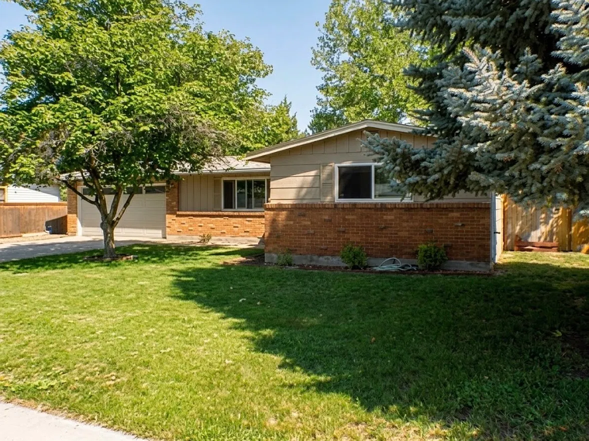 2 bed, 1.5 bath, 1157 sqft, $2,100 — Photo 2